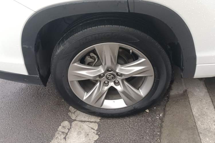 Used Toyota Highlander 2018 2.0T Two-Wheel Drive Luxury Edition 7 Seats China VI Standard
