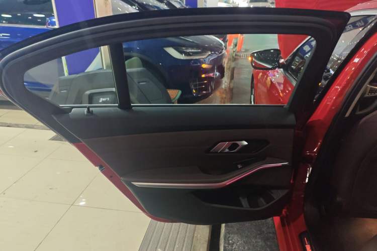 Used BMW i3 2022 eDrive 35 L
