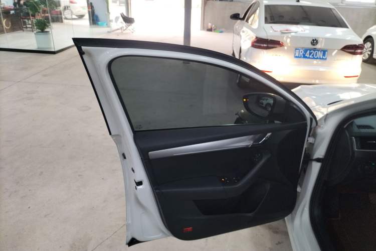 Used Skoda Octavia 2019 1.5L Automatic Smart Drive Luxury Edition China VI Standard
