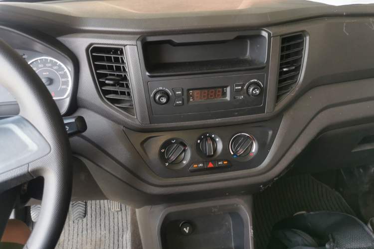 Used Wuling Hongguang V 2022 1.5L Jingqu Edition Electric-Assist LAR
