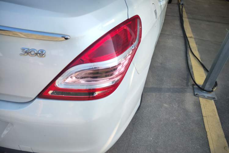 Used Peugeot 308 2014 Enjoy Edition Classic 1.6L Automatic Premium Model
