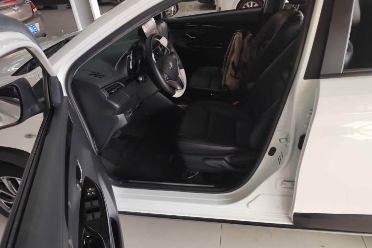 Used Toyota YARiS L 2022 X-Trail 1.5L CVT Luxury PLUS Edition