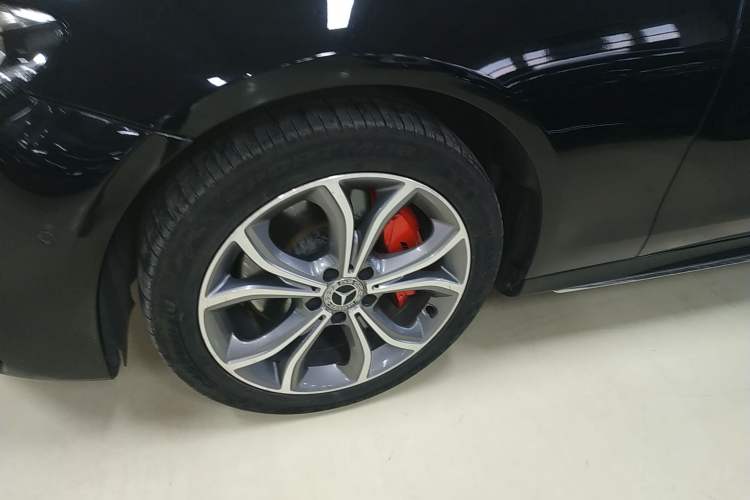 Used Mercedes-Benz E-Class 2017 E 300 L Sporty and Stylish Model
