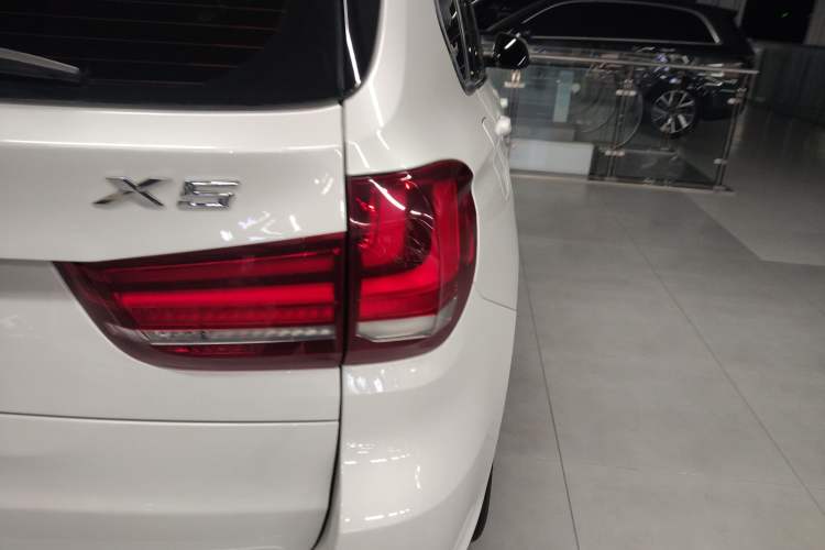 Used BMW X5 2018 xDrive28i
