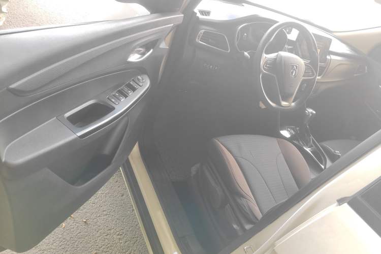 Used Baojun 730 2019 1.5T CVT Fashion Model 7 Seats China V Emission Standard
