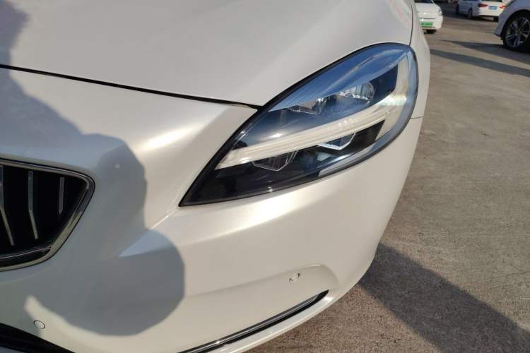 Used Volvo V40 2017 T3 Zhiya Edition
