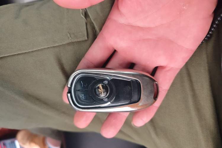 Used Chevrolet Trax 2016 1.4T Automatic Two-Wheel Drive Comfort Version with Sunroof
