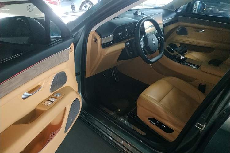 Used Hima AITO M5 2022 Extended-Range Four-Wheel Drive Performance Version
