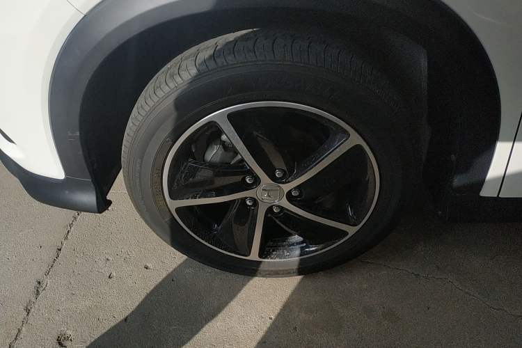 Used Honda Vezel 2020 1.5L CVT Pioneer Edition
