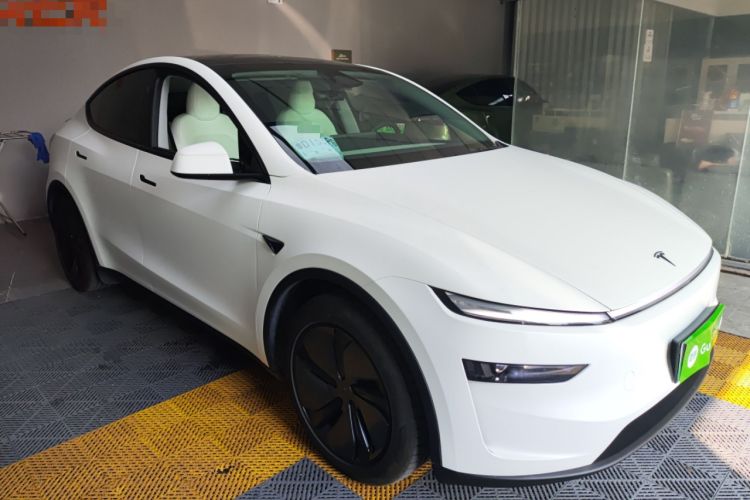 Used Tesla Model Y 2025 Long-Range All-Wheel Drive First Edition
