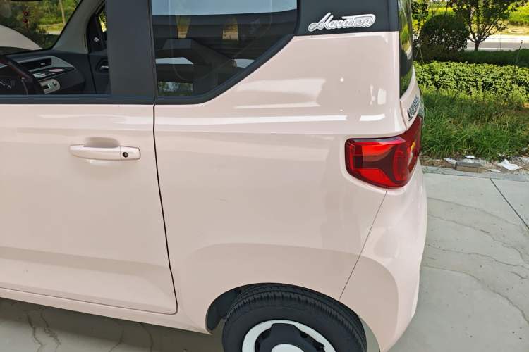 Used Wuling Hongguang MINIEV 2022 Macaron Premium Model – Lithium Iron Phosphate
