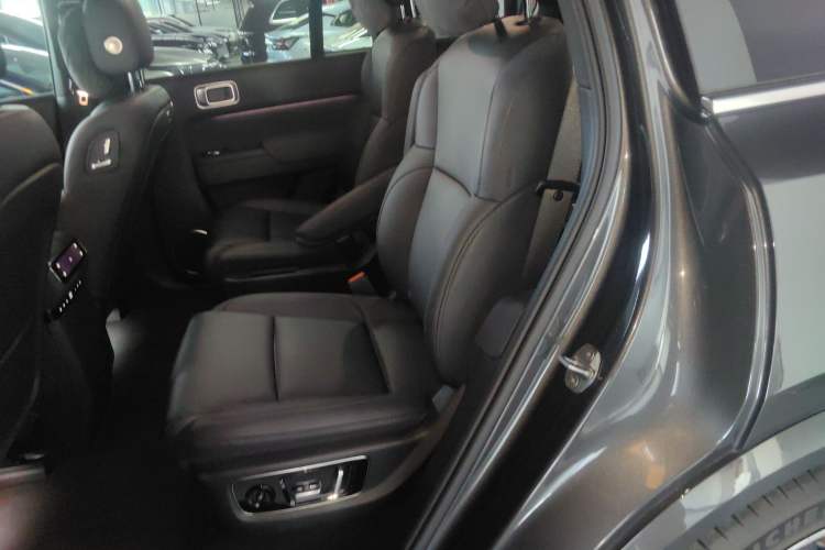 Used Li Auto L8 2024 Ultra Model
