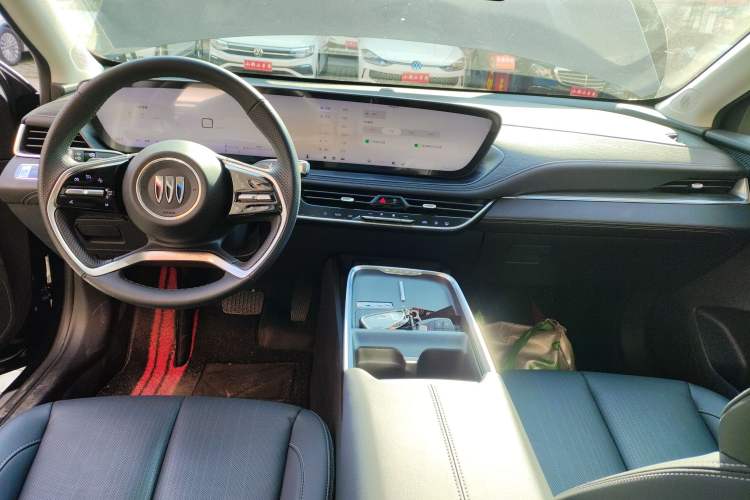 Used Buick LaCrosse 2025 28T Platinum Edition