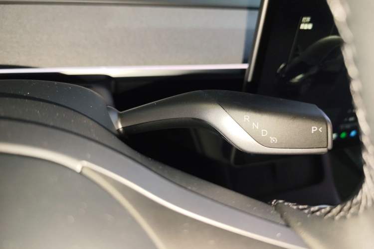 Used Tesla Model Y 2024 Long-Range All-Wheel-Drive Version