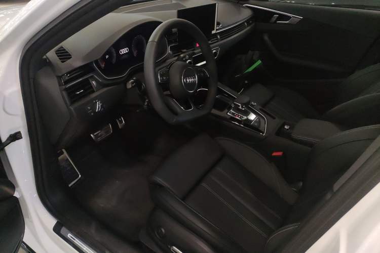 Used Audi A4L 2024 40 TFSI Luxury Dynamic Edition