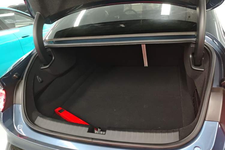 Used  SU7 2024 Rear-Drive Ultra-Long Range Advanced Pro-Level Intelligent Driving Version
