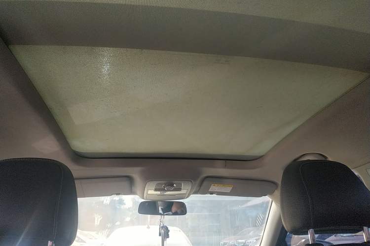 Used Roewe RX5 2019 20T Two-Wheel Drive Automatic Ali Smart Connectivity Platinum Edition
