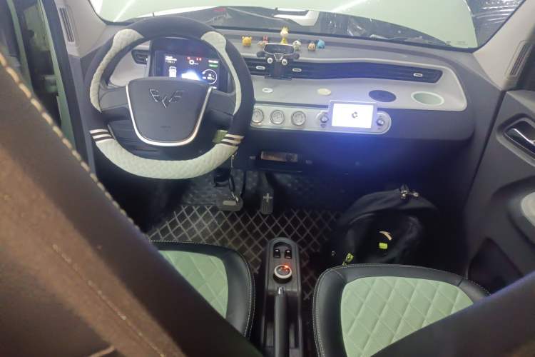 Used Wuling Hongguang MINIEV 2021 Macaron Premium Model – Lithium Iron Phosphate
