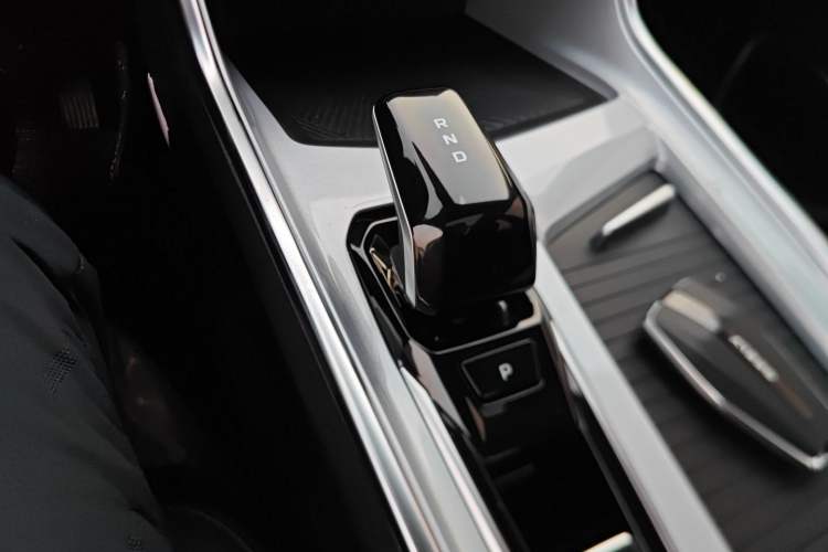 Used Geely Auto Jiajie 2023 Geely Jiaji L 1.5TD DCT Luxury Model
