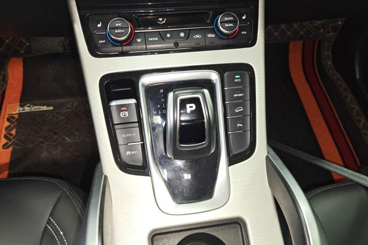 Used Geely Auto Emgrand X7 Sport 2020 1.8TD DCT Two-Wheel Drive Smart Connect 4G-Enabled Version