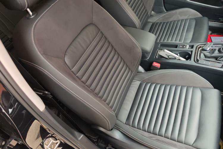 Used Volkswagen Magotan 2020 330TSI DSG Leading Model
