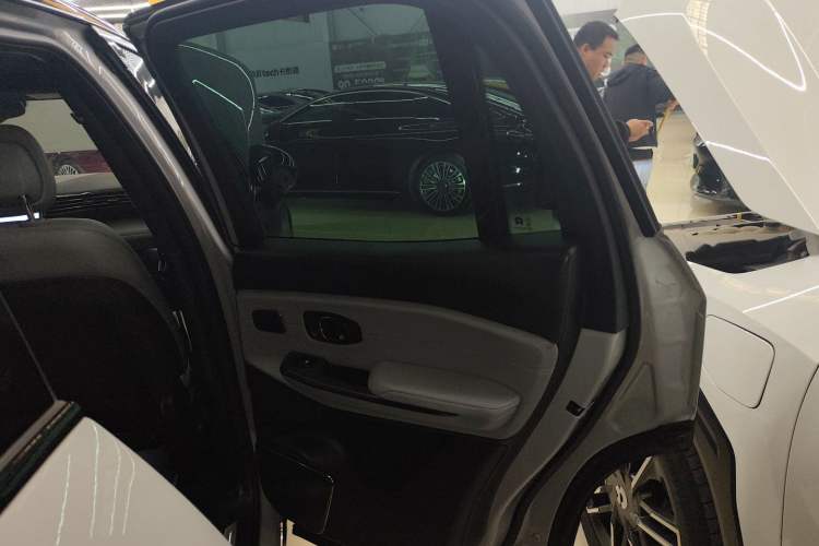 Used Nio ES8 2022 75 kWh Signature Edition Six-Seater
