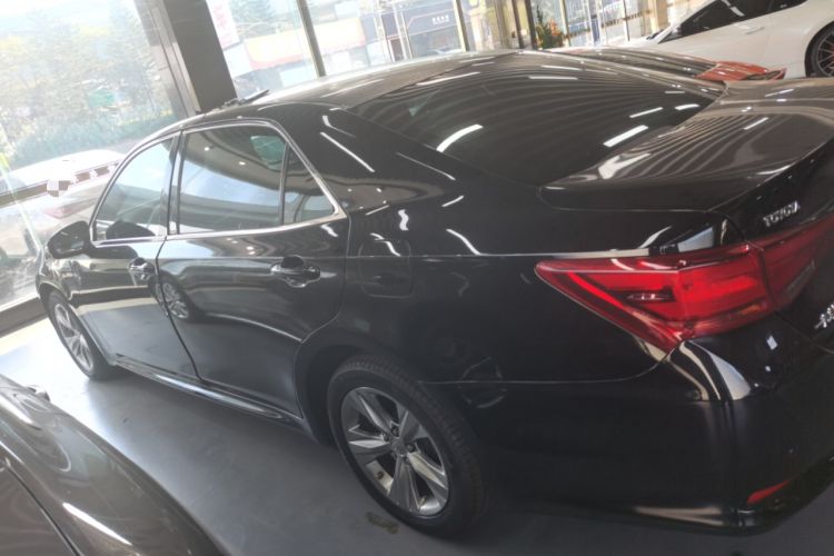 Used Toyota Crown 2015 2.0T Pioneer Edition
