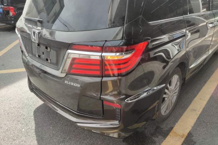 Used Honda Elysion 2016 2.4L Classic Edition
