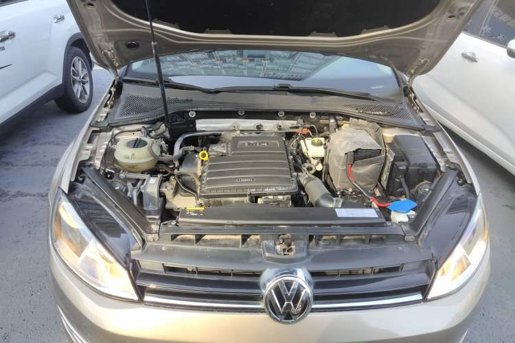 Used Volkswagen Golf 2015 1.6L Automatic Comfort Model
