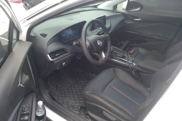 Used Buick Velite 6 2023 430km Range Commuter Version
