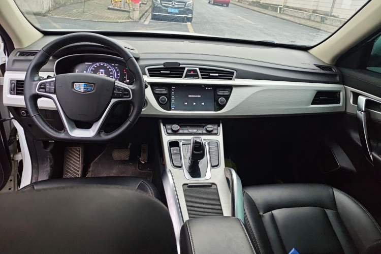 Used Geely Auto Emgrand X7 Sport 2018 1.8TD Automatic Two-Wheel Drive Smart Connect 4G Internet Edition