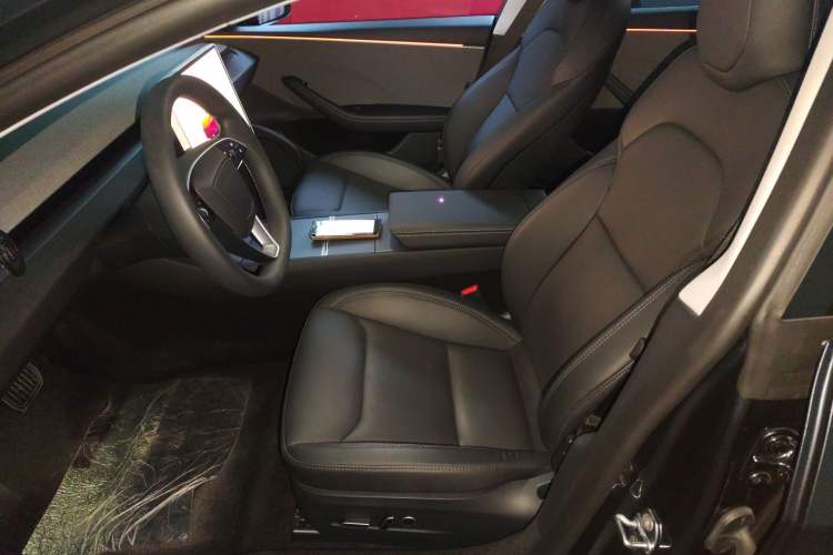 Used Tesla Model 3 2025 Rear-Wheel-Drive Version
