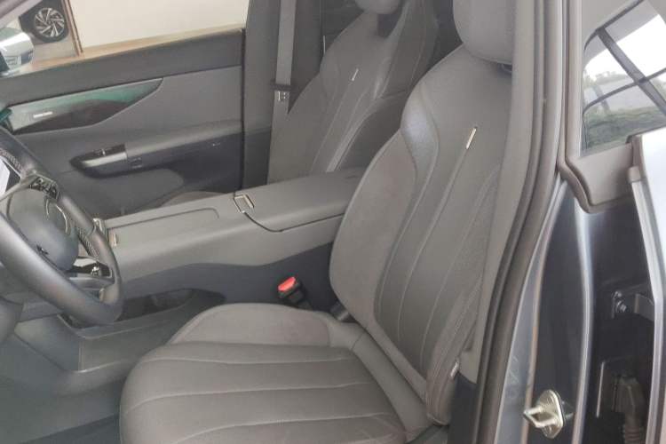 Used Lynk & Co 07 2024 EM-P 126 Long-Range Ultra
