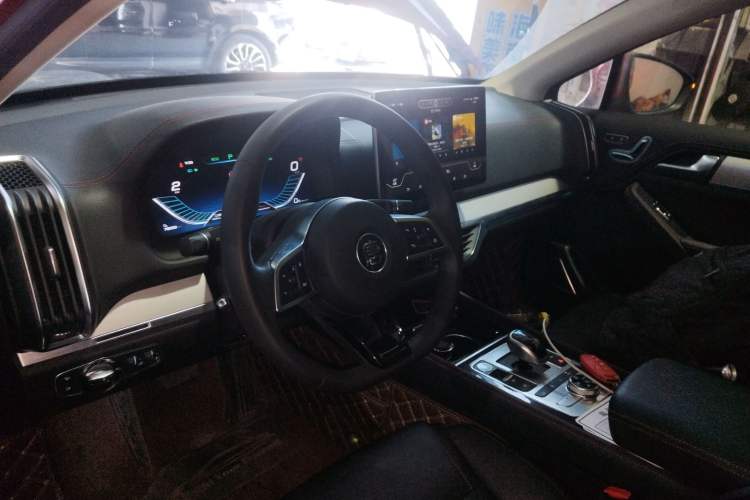 Used BYD Tang New Energy 2018 DM 2.0T All-Wheel Drive Smart Connectivity Luxury Model 7 Seats China V Emission Standard
