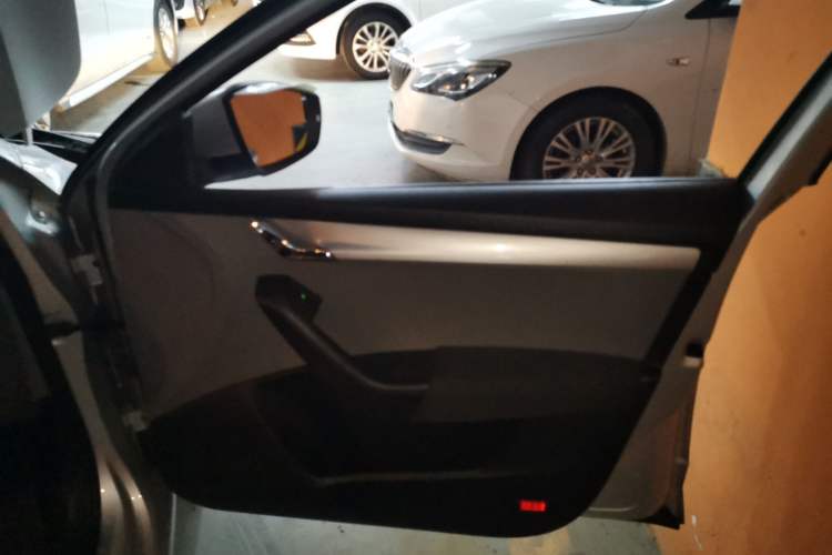 Used Skoda Octavia 2015 1.6L Automatic Eado Edition
