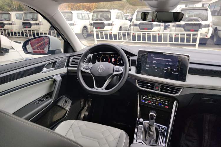 Used Volkswagen Tayron 2023 330TSI Two-Wheel-Drive Luxury Plus Advanced Version
