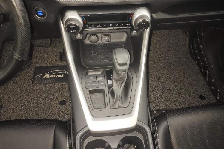 Used Toyota RAV4 2020 2.0L CVT Two-Wheel Drive Fashion Edition
