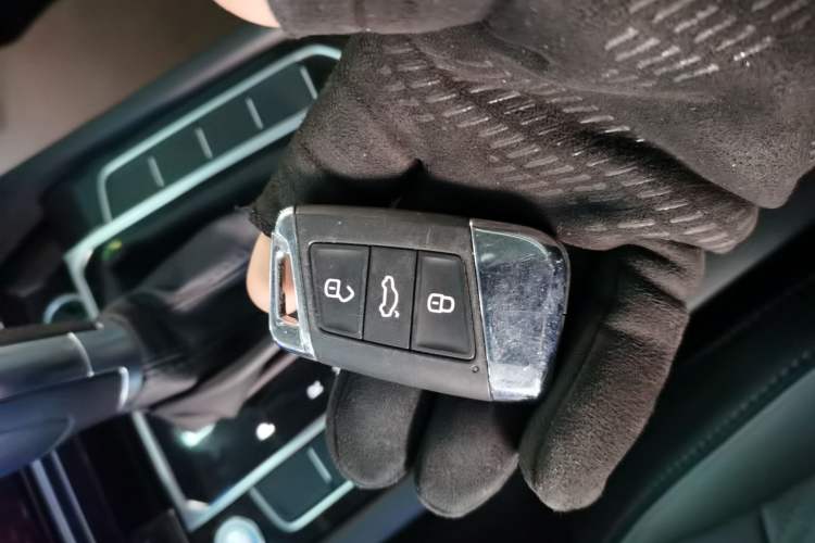 Used Volkswagen Magotan 2023 2 Million Units Limited Edition 330TSI DSG Leading Version
