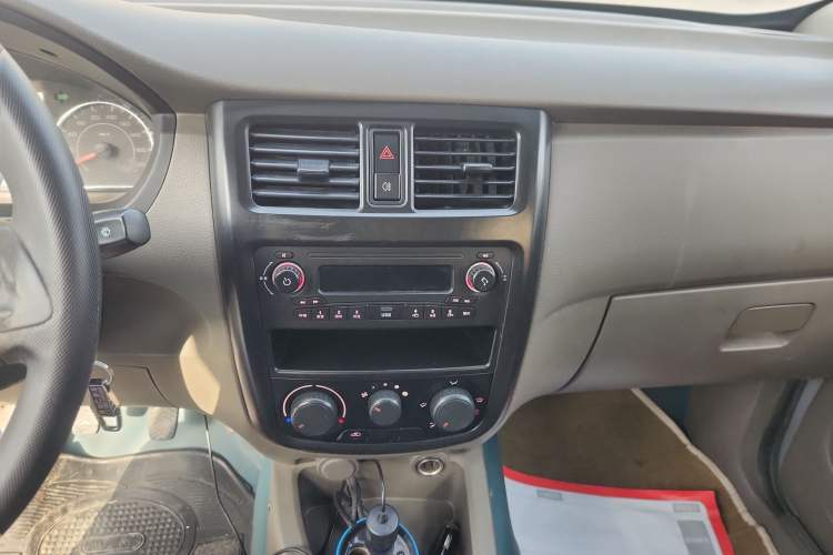 Used Wuling Rongguang V 2015 1.2L Practical Model