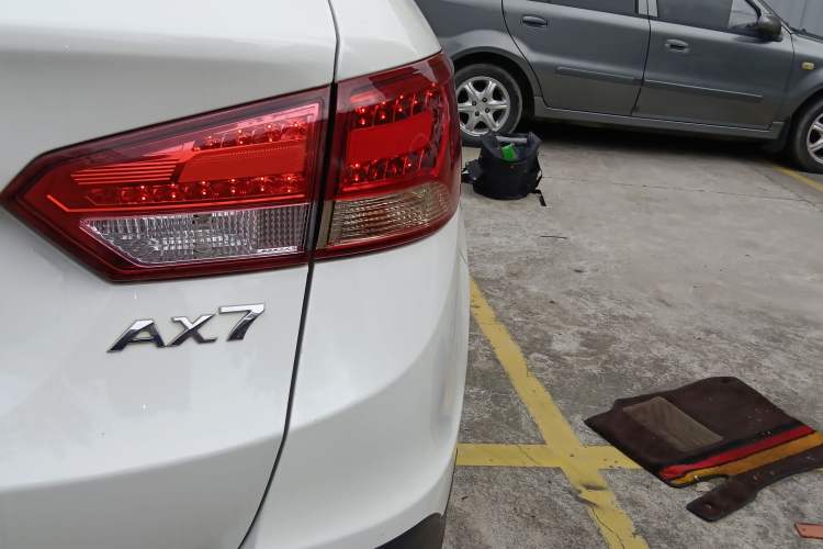 Used Dongfeng Aeolus AX7 2016 2.0L Automatic Zhiyi Trim
