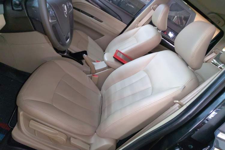 Used Baojun 730 2016 1.5T Manual Luxury Edition 7 Seats
