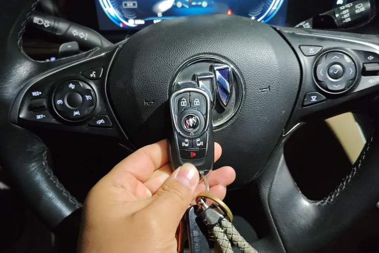 Used Buick GL8 2021 ES Land Cruiser 653T Luxury Edition
