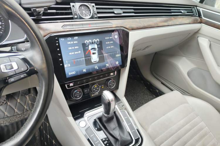 Used Volkswagen Magotan 2017 330TSI DSG Luxury Model
