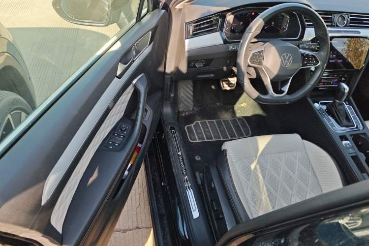 Used Volkswagen Magotan 2023 2 Million Units Commemorative Edition 330TSI DSG Luxury Version
