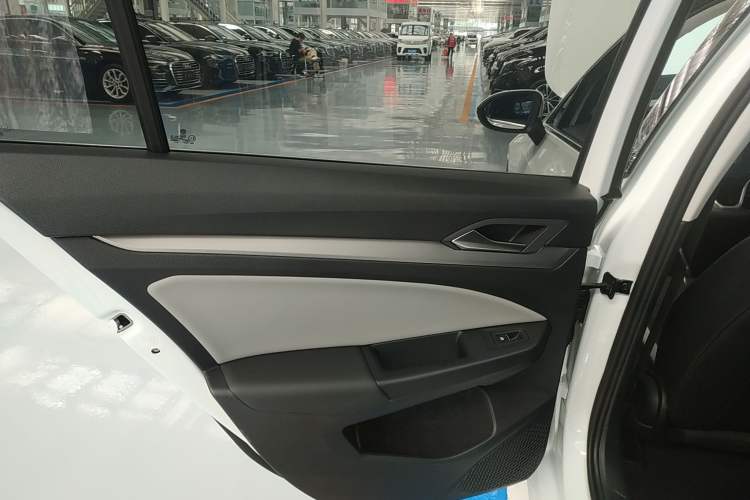 Used Volkswagen Golf 2025 300TSI Pro
