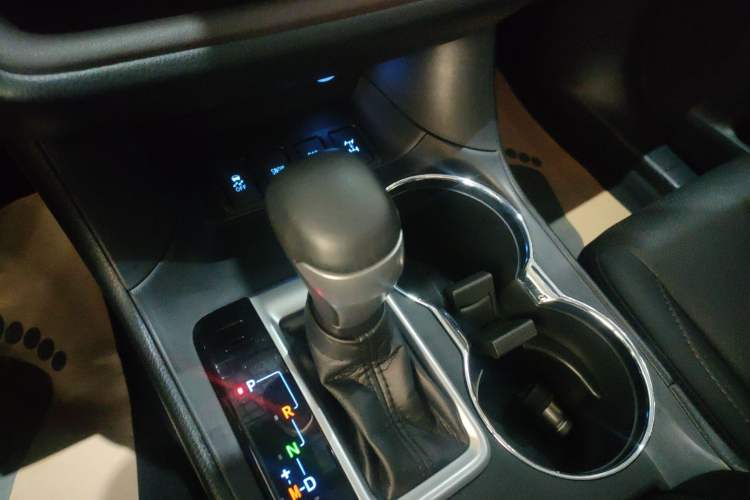 Used Toyota Highlander 2018 2.0T Four-Wheel Drive Prestige Version 7 Seats China VI Standard
