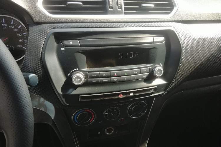 Used Great Wall Wingle 5 2017 2.0T European Version Diesel Two-Wheel Drive Advanced Large Double-Cab GW4D20E
