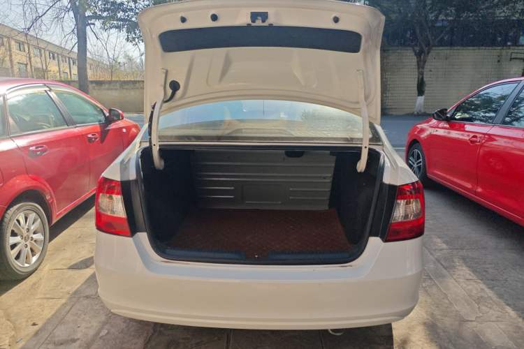 Used Skoda Rapid 2016 1.4L Manual Front-Wheel Drive Version