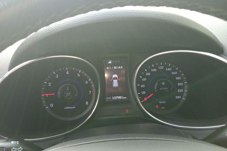 Used Hyundai Santa Fe 2013 2.4L Automatic Two-Wheel Drive Smart Version
