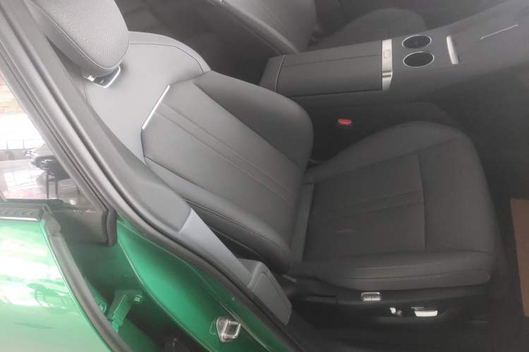 Used  YU7 2025 Ultra-Long Range All-Wheel Drive Pro Version
